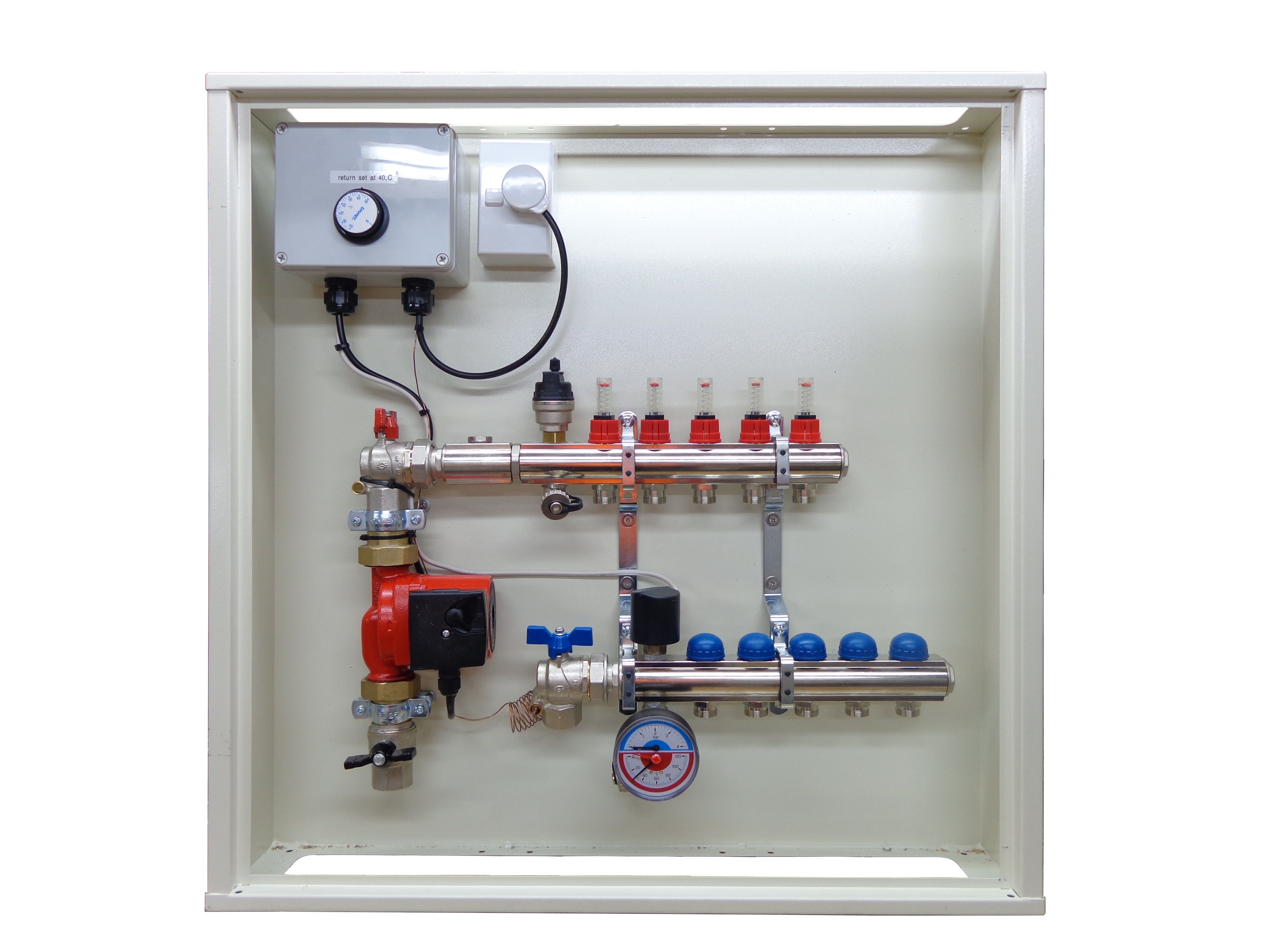 MANIFOLDS WITH PUMP AND RETURN THERMOSTAT IN A CABINET